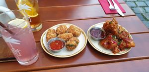 Rosenwassertee + Vorspeisen auch geil at Bodhi in Ulm