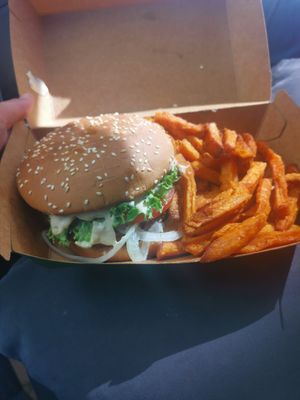 Classic vegan burger (sidedish is included, I've chosen the sweet potato fries at Kitchen Hub in Innsbruck