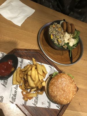 classic burger and quinoabowl  at Kitchen Hub in Innsbruck