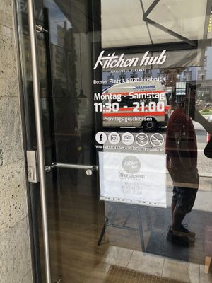 neue Öffnungszeiten (Stand 9.7.) at Kitchen Hub in Innsbruck