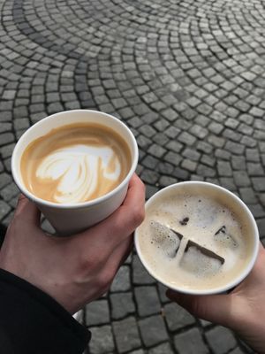 Cappucino and nitro cold brew with oat milk   at Rösterei Vier in Dusseldorf