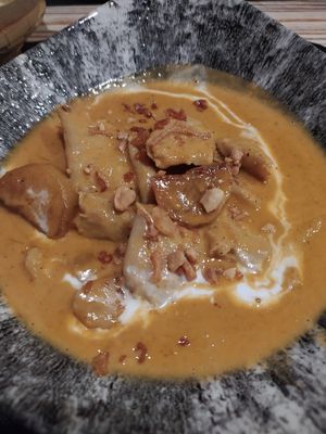 Curri con heura, patata y frutos secos at Thai Salou in Salou