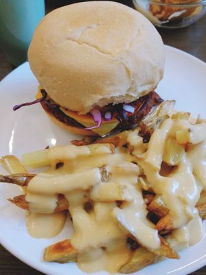 Burger and "cheesy" fries at Mauvaise Graine in Angers