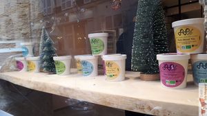 Facade at Dodo Cookie Co in Paris