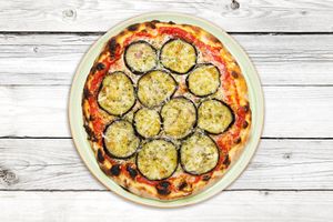 Pizza Melanzane at Blu Bar in Barcelona