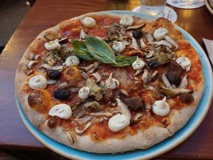 Healthy cappriciosa at Blu Bar in Barcelona