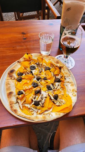 Mushroom pizza at Blu Bar in Barcelona