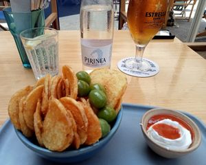 Chips and bravas sauce at Blu Bar in Barcelona