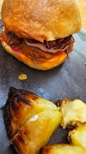 Pulled Pork 🤤 at Blu Bar in Barcelona