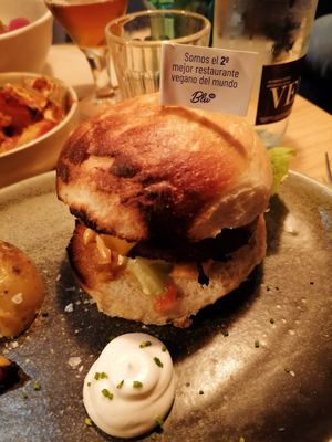 Burger at Blu Bar in Barcelona