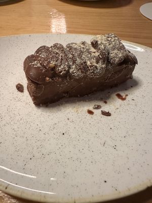 Vegan snickers dessertt  at Blu Bar in Barcelona