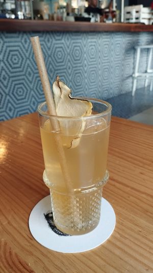 Kombutxa de pera i gingebre at Blu Bar in Barcelona