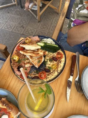 Pita and dips  at Blu Bar in Barcelona