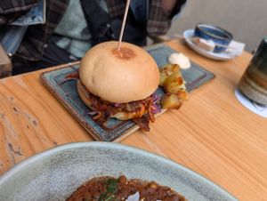 Pulled Burger with Potatoes and Aioli at Blu Bar in Barcelona