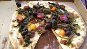 Pizza The Neapolitan Who Went Vegan at Blu Bar in Barcelona