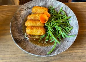 Kroketten mit Bohnengemüse  at Chay Vegan Kitchen in Nuremberg