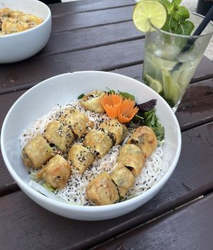 Reisnudeln mit Frühlingsrollen   at Chay Vegan Kitchen in Nuremberg