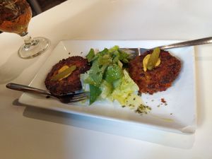 Tapa de hamburguesas de quinoa at La Goma in Granada
