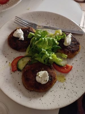 Hamburguesas de verduras at La Goma in Granada