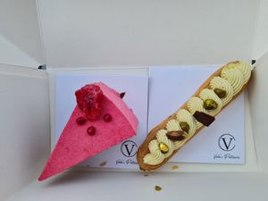 New vegan eclaire on the right at Viola's Patisserie in Eindhoven