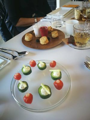 Hartige hapjes vegan high tea at Viola's Patisserie in Eindhoven