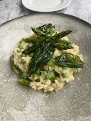 English asparagus & pea risotto (Starter, seasonal special)  at Beck Hall in Malham
