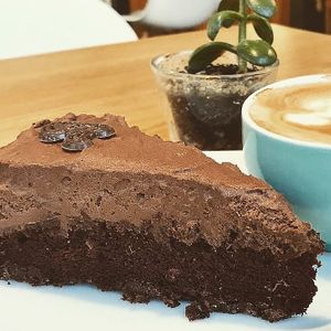 Vegan chocolate mousse cake at Cafe Isla in Stuttgart