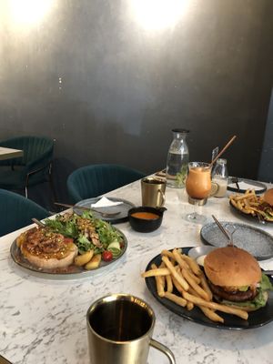   at BaganHood 蔬食餐酒館 in Taipei