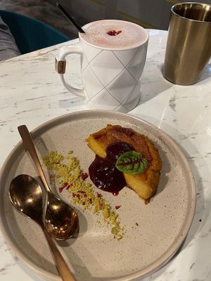 Basque cheese cake at BaganHood 蔬食餐酒館 in Taipei