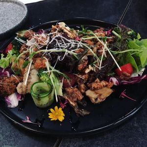 Salad with hand-made sausages, quinoa and balsamic vinegar  at BaganHood 蔬食餐酒館 in Taipei