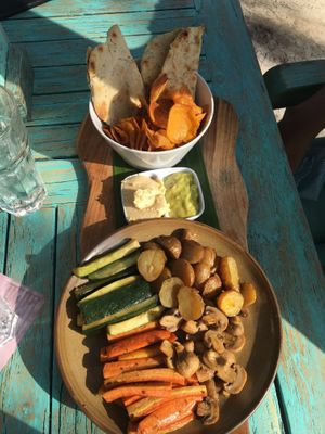 Dipping platter veggies hummus guac pita bread at Fat Cats in 
