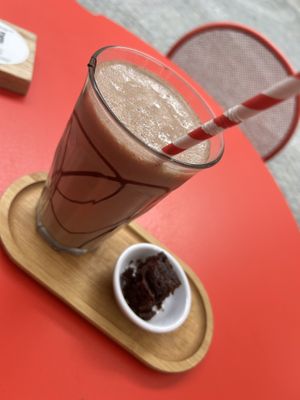 Vegan Hazelnut Milkshake 8,40€  at Quetzal in Antwerpen