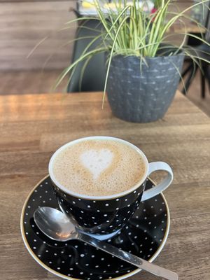 Cappuccino mit Oatly   at Monkey Mind in Berlin