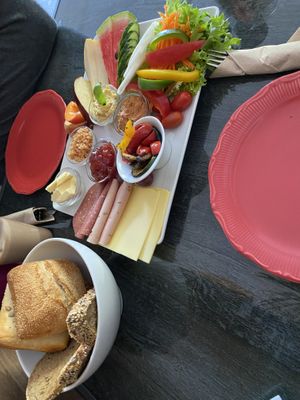 Frühstück groß  at Monkey Mind in Berlin