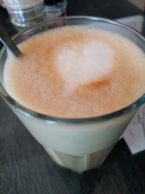 Oat milk latte at Monkey Mind in Berlin