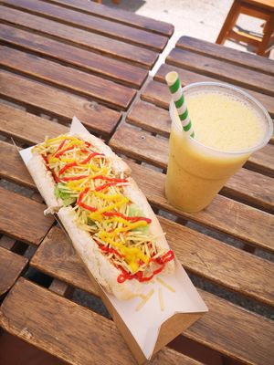 Hotdog, Smoothie at Zulla Surf Bowls in Nazare
