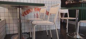 Restaurante, mesas verdes at Romero Verde in Madrid