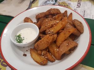 Patatas churrasqueiras at Romero Verde in Madrid