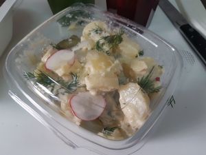 Ensala de patata con eneldo (delivery) at Romero Verde in Madrid