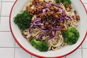 Pad Thai with vegetables, sautéed tempeh and peanut sauce at Romero Verde in Madrid