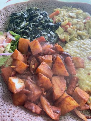 Full entree portion of spicy Dinich Wot  at Major Restaurant in Indianapolis