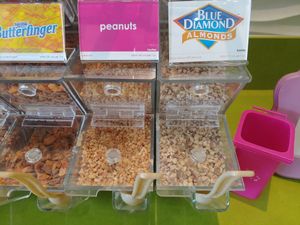 Nuts at Menchie's Frozen Yogurt in Lima
