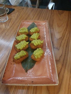 Crispy rice guacamole at Misaki in Sorrento