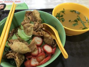 Fried wanton noodles at Daily Green 吉祥素 - Bedok in East Singapore