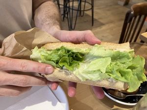 Sandwich à l’avocat   at Virgule in Toulouse