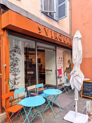 Facade at Virgule in Toulouse