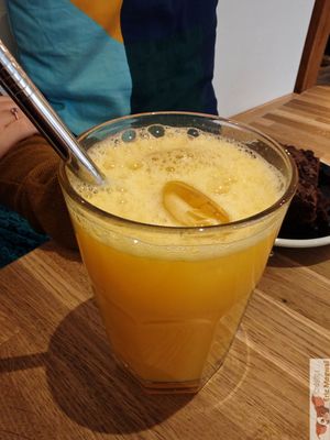 Pressed fresh Orange juice at Virgule in Toulouse