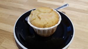 Pear muffin at Virgule in Toulouse