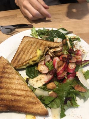 Grilled cheese and salad  at Virgule in Toulouse