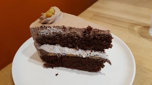 Layer cake at Virgule in Toulouse